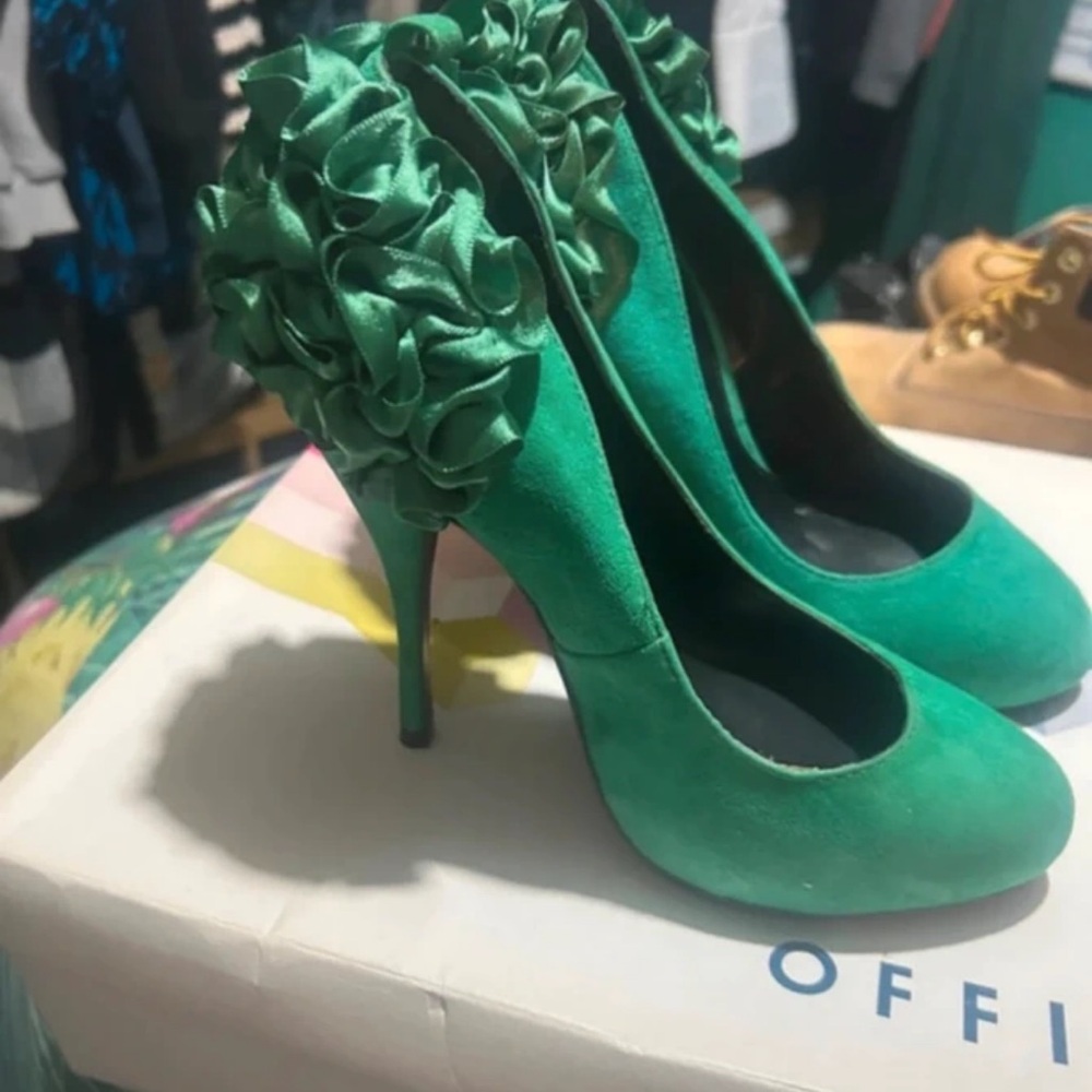 Office Green Ruffled Heels - Picture 3 of 5